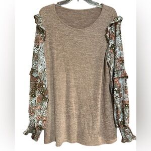 Elegant Floral Sleeve Blouse in Brown